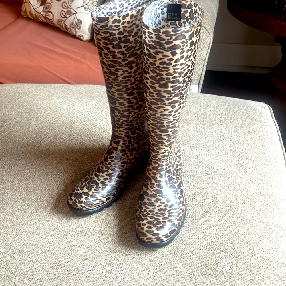Capelli of New York, puddle jumpers, size 8